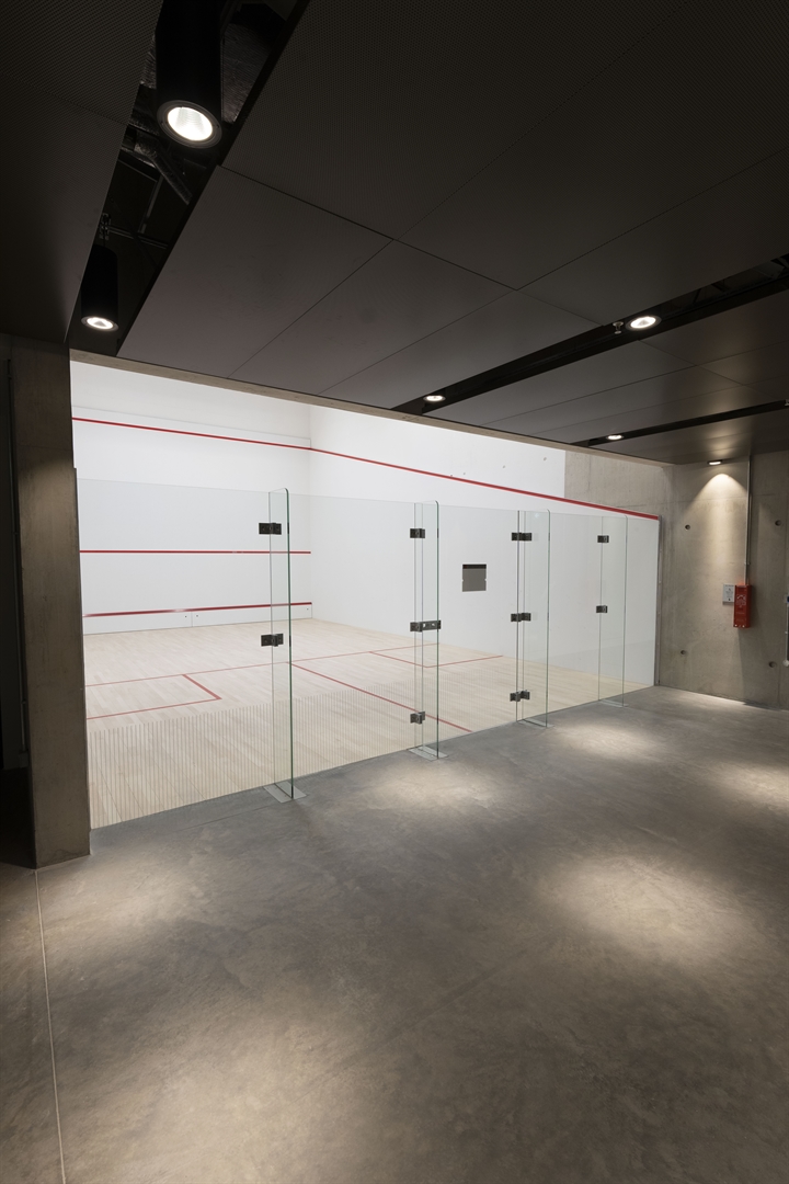 Come along with friends, classmates or housemates, our two brand-new squash courts are waiting for you to use!