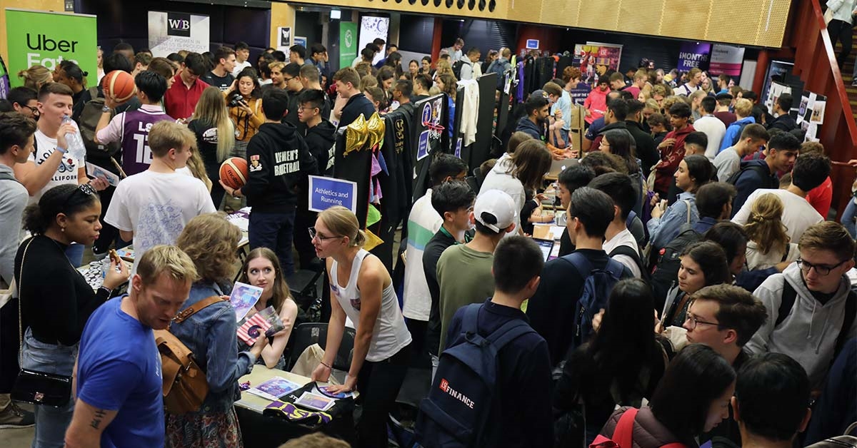 Students attending the LSESU freshers fair